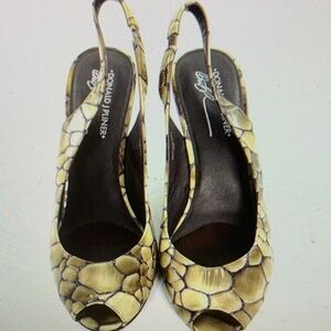 Donald J Pliner Papina Slingback Peep Toe Heels Women 10M Snakeskin Embossed